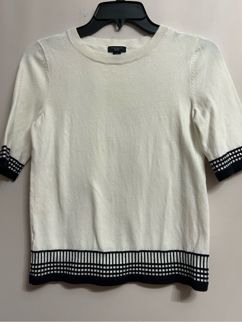 Ann Taylor Cream Short Sleeve Knit Top with Black Grid Trim